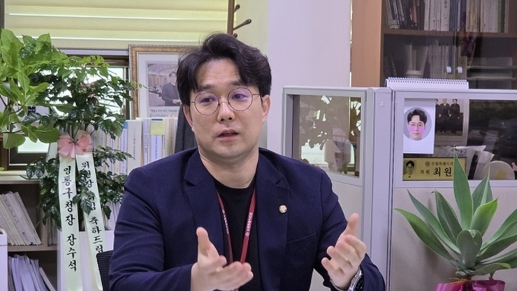 [기획 인터뷰] 수원특례시의회 최원용 의회운영위원장, "정쟁을 넘고 시민의 뜻을 담는 의회를"