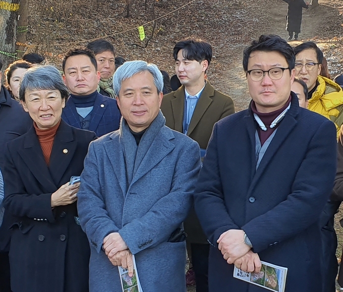 왼쪽부터 정재숙 문화재청장, 곽상욱 오산시장, 장인수 오산시의회 의장