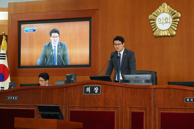 제8대 오산시의회 후반기 의장으로 연임된 장인수 의장