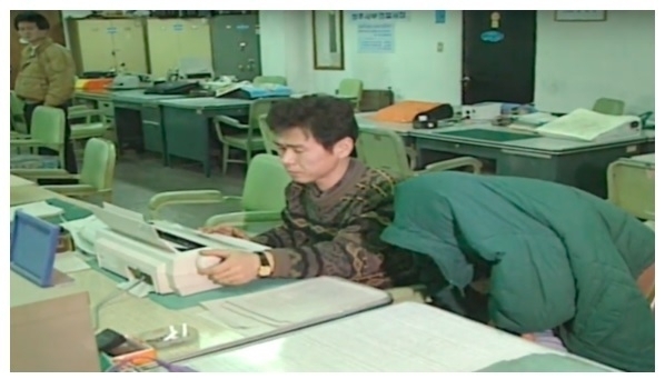 1994년 처제를 살인한 혐의로 체포된 이춘재