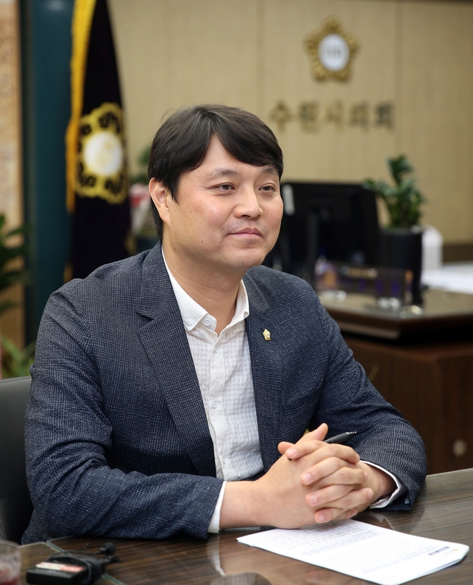수원시의회 조석환 의장(더불어민주당, 광교1동·광교2동)