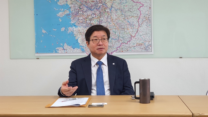 염태영 경기도지사 예비후보와의 인터뷰 현장 ⓒ뉴스라이트