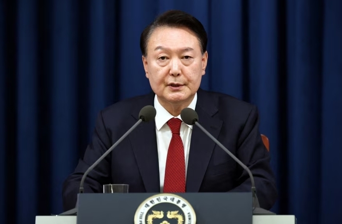 2024년 12월 3일 밤, 비상게엄을 선포하는 윤석열 당시 대통령 모습.