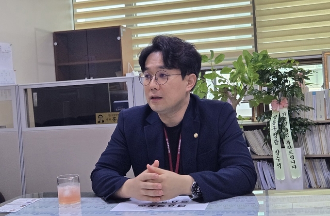 수원특례시의회 최원용 의회운영위원장(국민의힘 / 영통2·3·망포1·2) ⓒ뉴스라이트