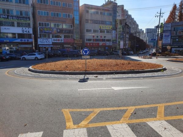 종합운동장 남문 회전교차로