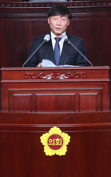 대표 5분 발언을 하는 남종섭 의원 ⓒ뉴스라이트