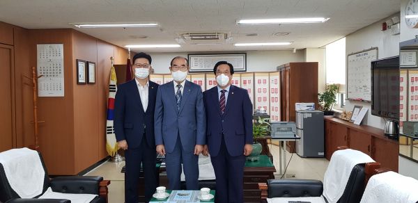 “노인들의 건강한 노후 지원하겠다”