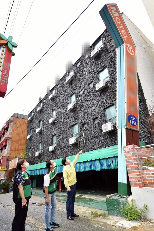 염태영 수원시장이 태풍 피해 현장 점검에 나섰다. ⓒ뉴스라이트