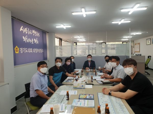 경기도의회 의정부상담소, 건설교통위원회 권재형 부위원장, 추동배드민턴장 시설물 환경개선 및 의정부문화원 리모델링 사업 지원방안 논의 ⓒ뉴스라이트