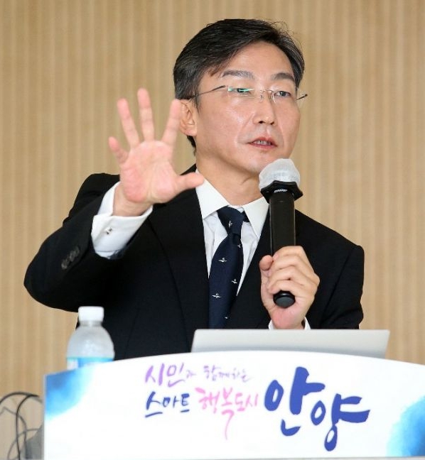 '닥터헬기' 이국종 교수를 초청해 안양시 적극행정 직원 역량 강화 교육 실시 ⓒ뉴스라이트