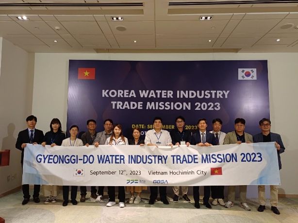 2023 경기도 물산업 통상촉진단 베트남 수출상담회 단체사진