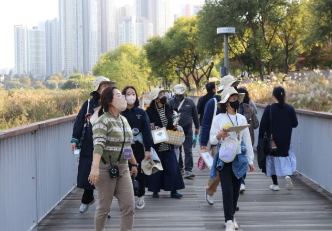 수원시립미술관 공공미술체험 '아트숲 탐사대' 운영