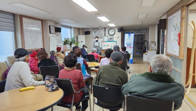 '찾아가는 수원 권선구 금곡동 건강사랑방' 어르신 건강교실 운영