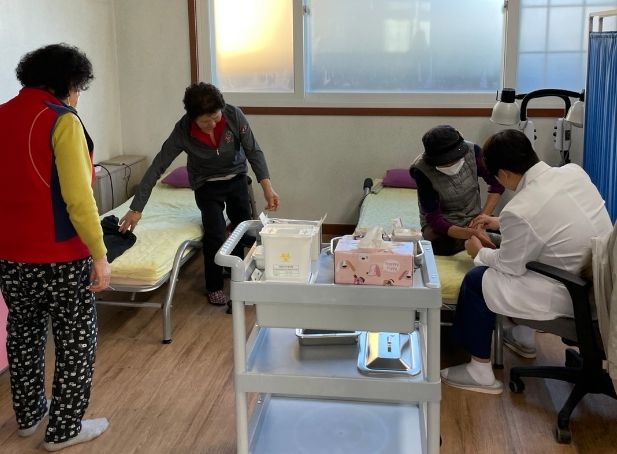 찾아가는 한방‧구강 진료 '마주보고' 사업