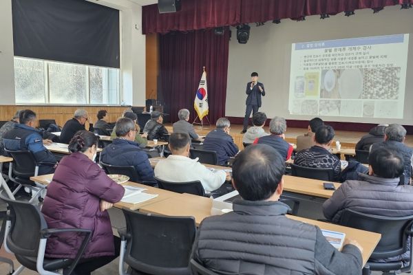 김포시농업기술센터가 『꿀벌 병해충 관리 및 예방 교육』을 지난 31일 실시했다.