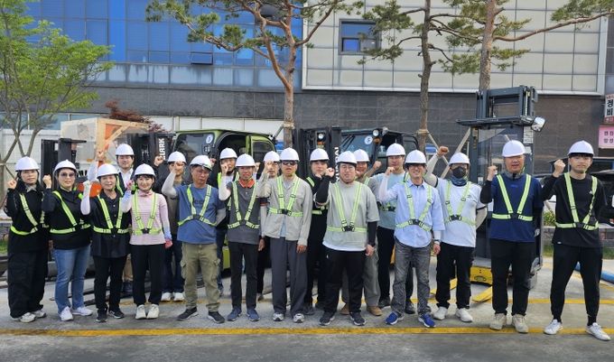 연수구, ‘취업연계형 지게차인력 양성’ 수료식 개최