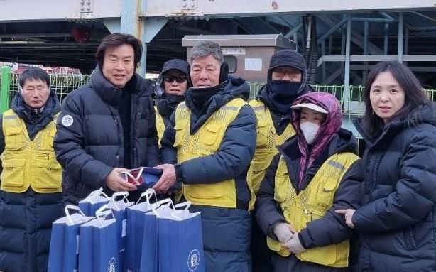 광명도시공사, 연말 맞아 공영주차장 주차관리원 격려