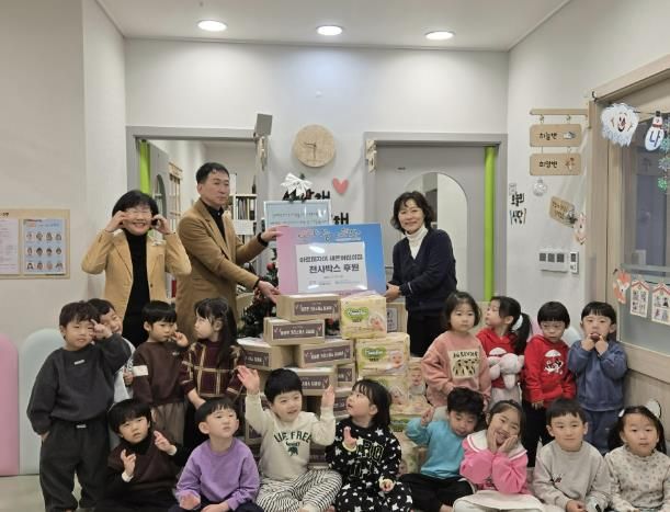 아르테자이 새론 어린이집, 안양시자원봉사센터에 천사박스 30개 전달