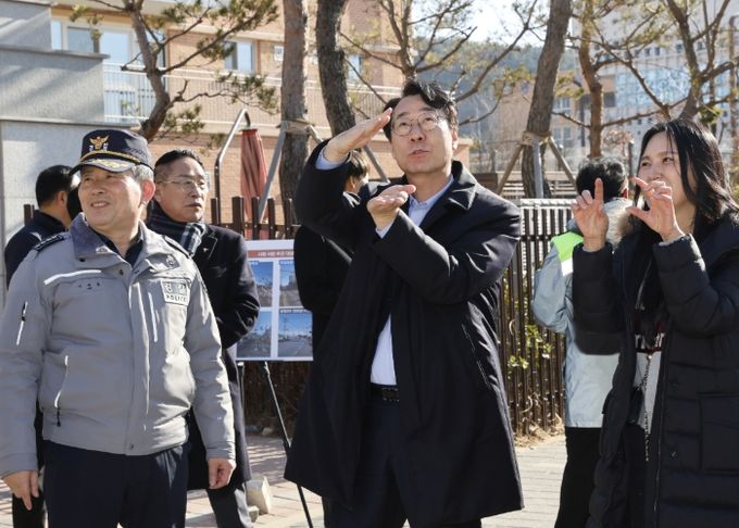 화성특례시, 화성서부경찰서와 ‘LED 차량신호등 보조장치’ 시범 설치 현장 합동점검