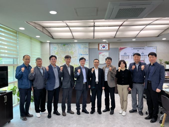 김포시농업기술센터(소장 두정호)와 강화군농업기술센터(소장 김용관)이 지난 7일 업무교류 협의를 진행했다.