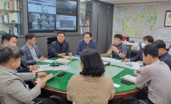 ‘지방재정 안정화 TF팀’이 첫 회의를 열고 있다.