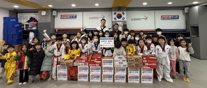 평택시 고덕동 경희대 석사 슈퍼키즈 태권도, 사랑의 라면 600개 전달