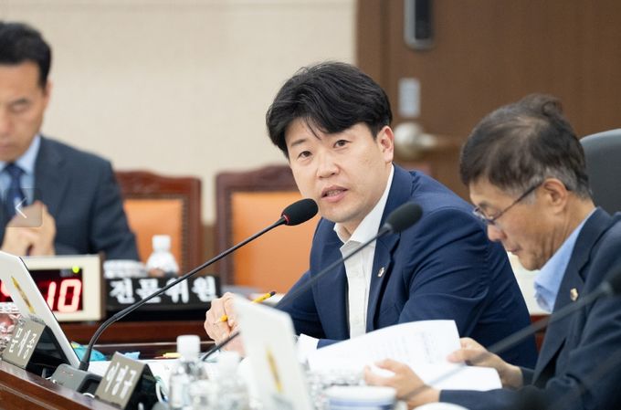 인천시의회 문세종 의원, 인천경제청 CES 출장서 항공권 뻥튀기·현금 결제 정황 제기