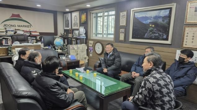 황규돈 신임 팔달구청장, 수원시 팔달구 전통시장 상인회와 소통 행보 시작해