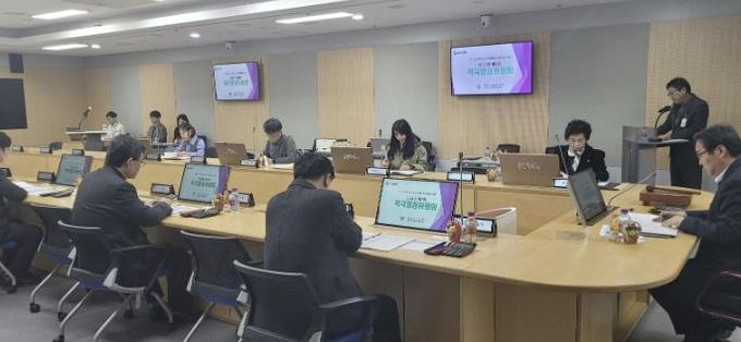 용인특례시는 '2026년 제1회 적극행정위원회'를 개최해 적극행정 우수사례를 선정했다