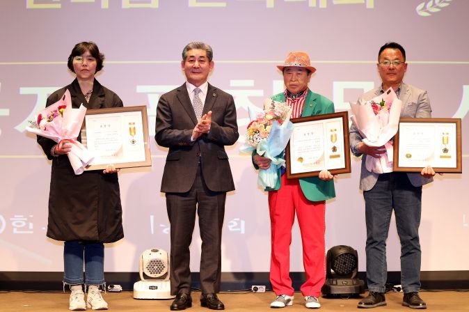 한국곰두리봉사회 봉사자들 격려