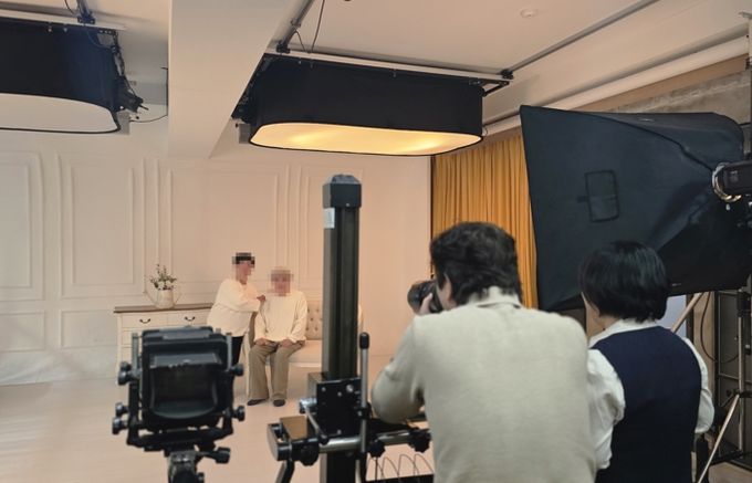 팔달구보건소 치매안심센터가 ‘추억 한 컷, 마음 한 걸음’ 프로그램을 운영하고 있다.