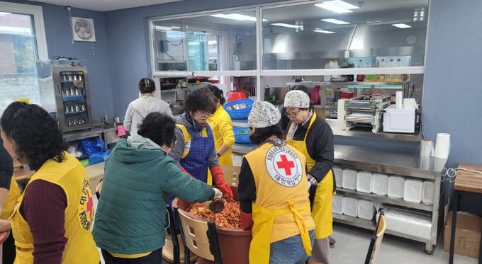 이천시 장호원읍, 도화봉사회 사랑의 밑반찬 전달 봉사 실시