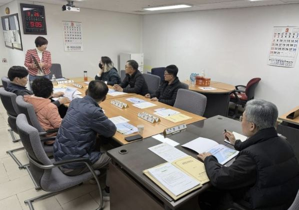 3월 26일 화성특례시가 공동주택 입주자대표회의 구성원을 대상으로 찾아가는 대면 교육을 진행하고 있다(발안우림필유아파트)